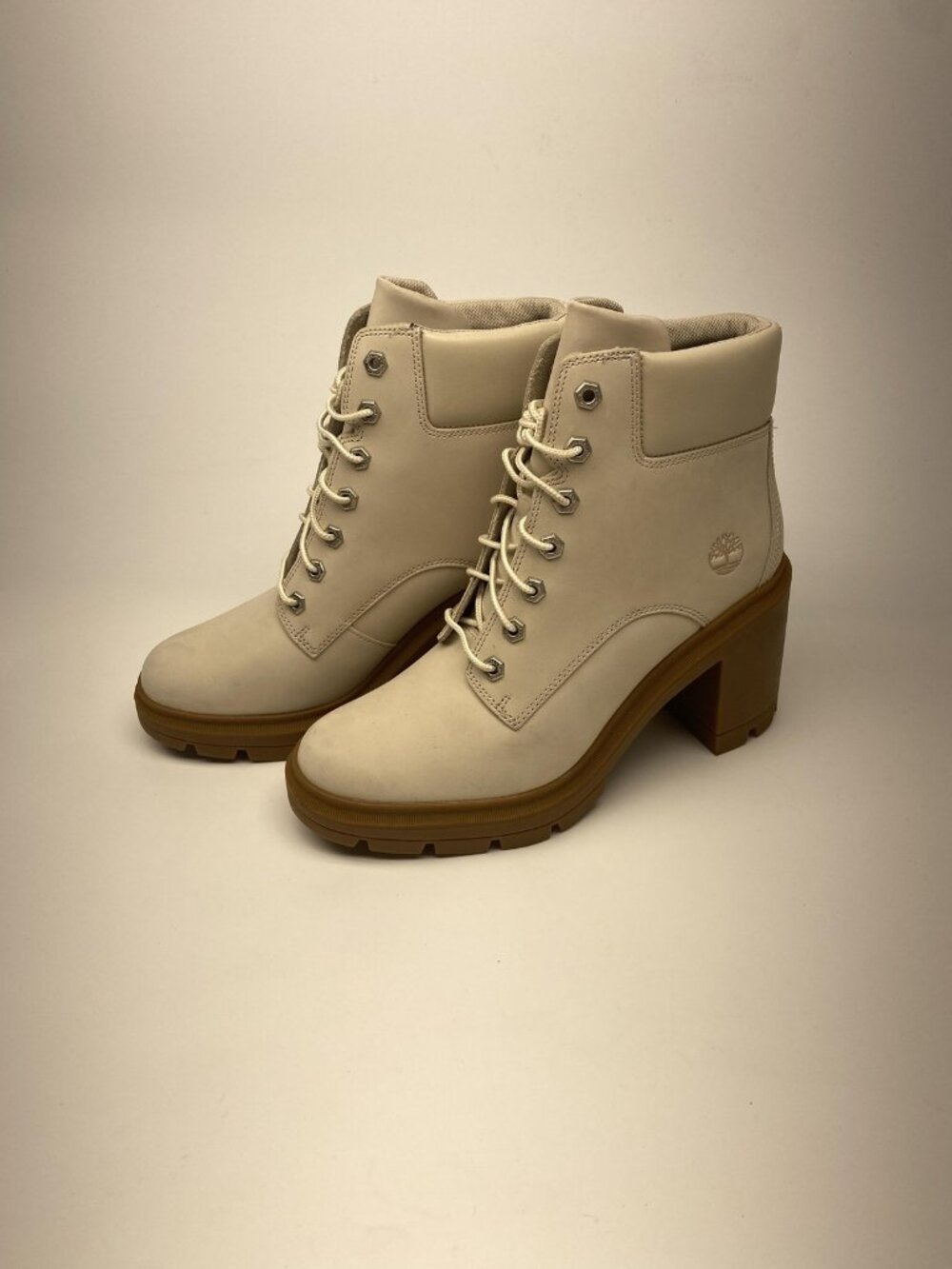 Timberland Boots Womens Size 10 Beige Nubuck Heeled Lace Up Chunky Sole